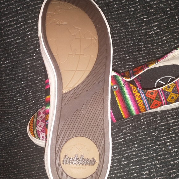 EXCEPTIONAL PAIR OF "INKKAS" HANDMADE WORLD WEAR SPECTRUM SNEAKERS - Picture 9 of 14